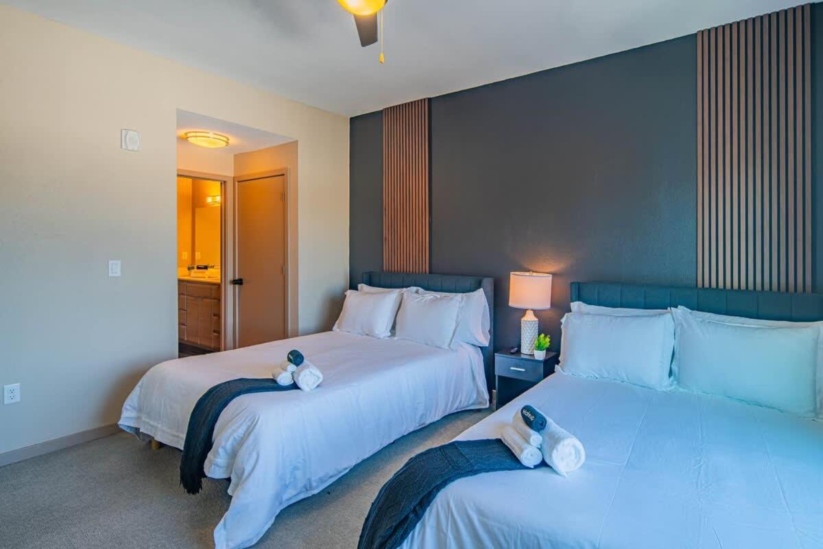 Apartment Comfy 2bd Dt - Balcony, Gym, W-d, Parking - Sleeps 8 *