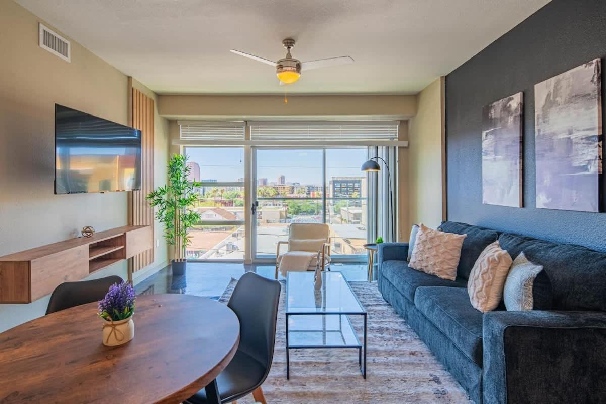 Comfy 2bd Dt - Balcony, Gym, W-d, Parking - Sleeps 8 * Phoenix